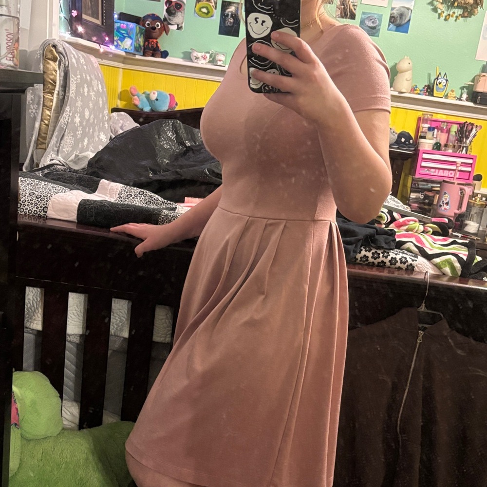 Short Sleeve Pleated Midi Dress in Dusty Rose